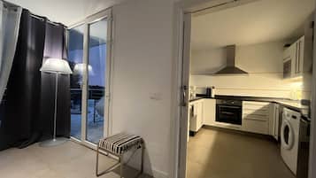 House | Private kitchen | Fridge, microwave, oven, stovetop