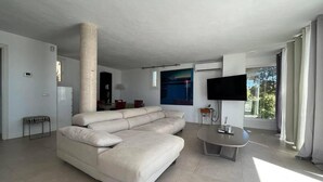 2 bedrooms, iron/ironing board, free WiFi, bed sheets - Tgtbhhilkgjkyfkuytpoiu (Santa Eulalia del Rio)