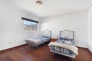 2 bedrooms, free WiFi, bed sheets