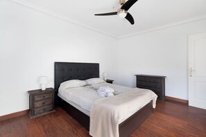 2 kamar tidur, Wi-Fi gratis, dan seprai linen