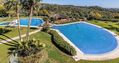 2 Bedroom Flat in Marbella, Estepona, Benahavis