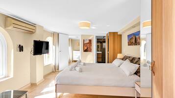 10 bedrooms, iron/ironing board, free WiFi, bed sheets