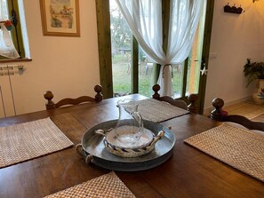 Cottage | Dining