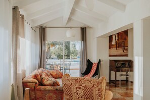 House | Living area | TV, fireplace - Casa de Ensueno Sleeps 8 With Pool (Llucmajor)