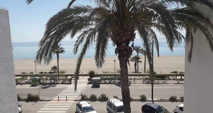 Fabulous Front Line 3-bedroom Apartment in Mojacar