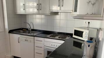 Tủ lạnh, lò vi sóng, lò nướng, bếp nấu