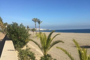 Beach - Seaview Balcony - 3 Bedroom Apartment Sleeps 6 (Mojacar)