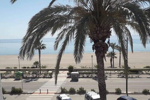 Seaview Balcony - 3 Bedroom Apartment Sleeps 6