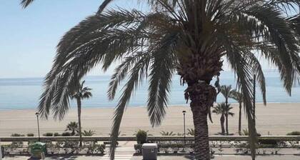 Seaview Balcony - 3 Bedroom Apartment Sleeps 6