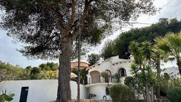 Villa | Exterior