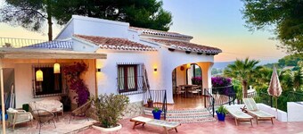 Lovely 3 Bed or 2 bed Villa in Xabia Tossalet