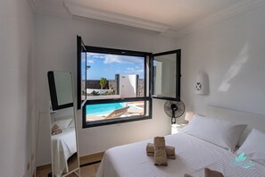 Room - 3 Bed Villa - Pool, Bbq, Terrace w Sea Views (Yaiza)