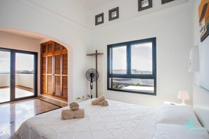 3 bedrooms, iron/ironing board, free WiFi, bed sheets - 3 Bed Villa - Pool, Bbq, Terrace w Sea Views (Yaiza)