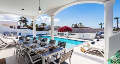 Remarkable 5-bed Villa in Playa Blanca