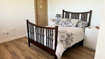Cottage | 1 kamar tidur, setrika/meja setrika, Wi-Fi gratis, dan seprai linen