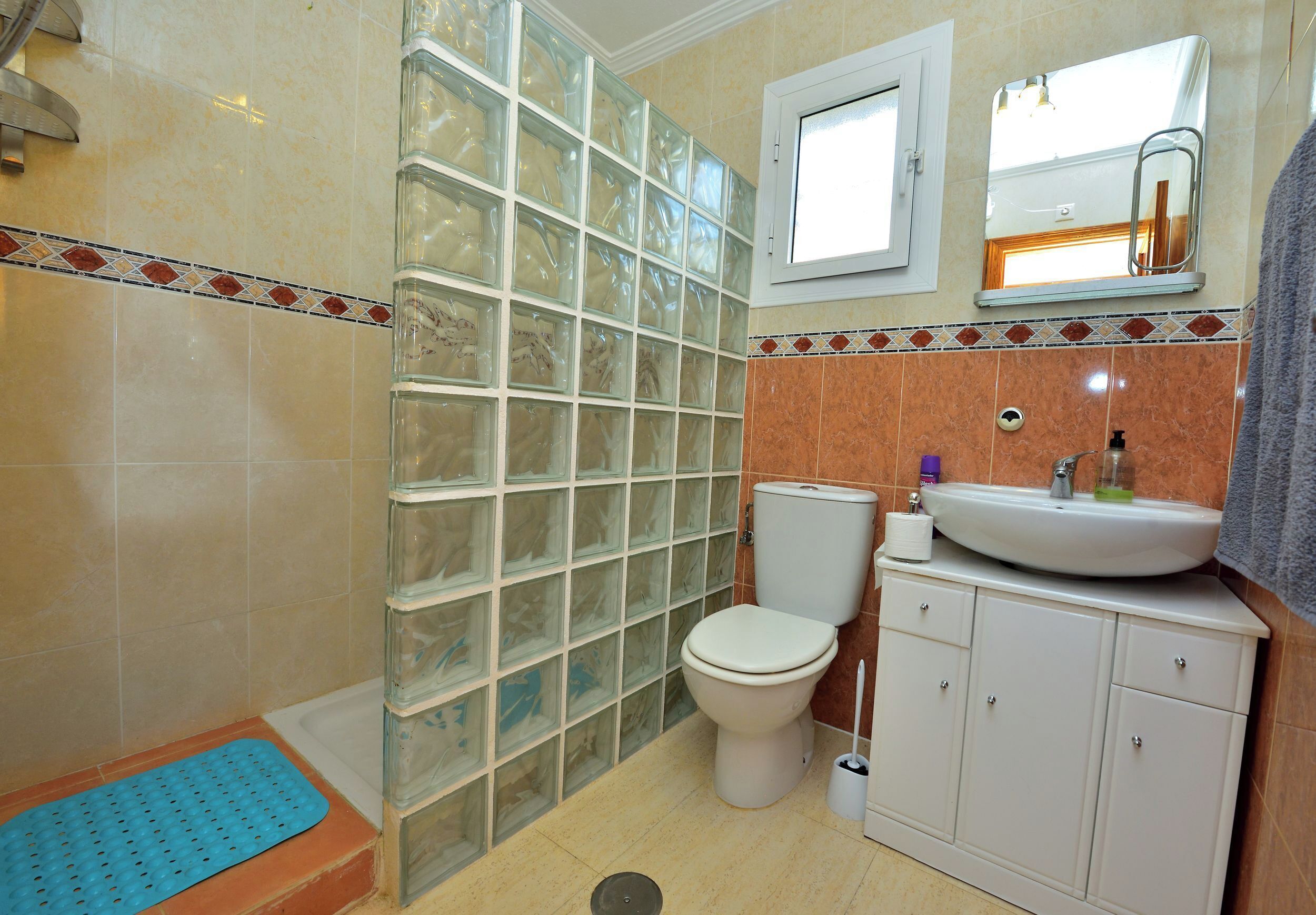 House | Bathroom | Shower, hair dryer, towels