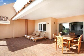 Outdoor dining - Royal Marine Golf V con Piscina (San Miguel de Abona)