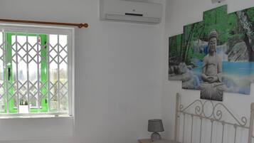 4 bedrooms, free WiFi, bed sheets
