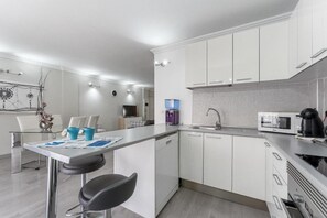 Fridge, microwave, oven, stovetop - Apto Miraverde Costa Adeje By Paramount Holidays (Adeje)