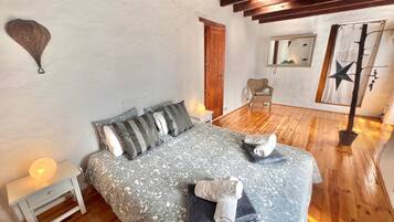 House | 1 bedroom, free WiFi, bed sheets