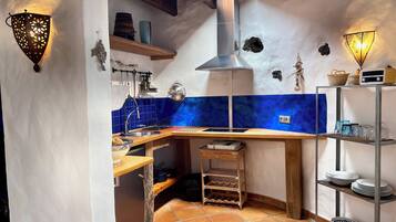 Hus | Eget kjøkken | Kjøleskap og brødrister