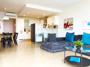 Villa | Living area - Amazing Sunset Golf-course Villa for up to 7 (San Bartolomé de Tirajana)