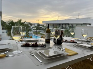 Dining - Outstanding 2 bed Apartment With Rooftop sea Views (Cartagena)