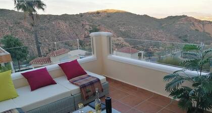 2 Bed House Sleeps 4 - Pool, Sea Views, Parking