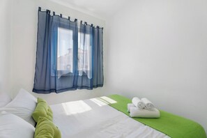 2 habitaciones, tabla de planchar con plancha y wifi gratis 