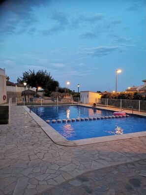 อพาร์ทเมนท์ | สระว่ายน้ำ