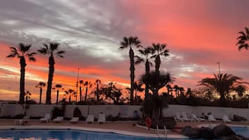 Apartamento | Piscina | Una piscina al aire libre