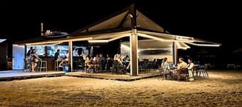 Beachfront House,sea Views Near Historic Cartagena