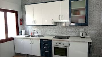 House | Private kitchen | Fridge, microwave, oven, stovetop