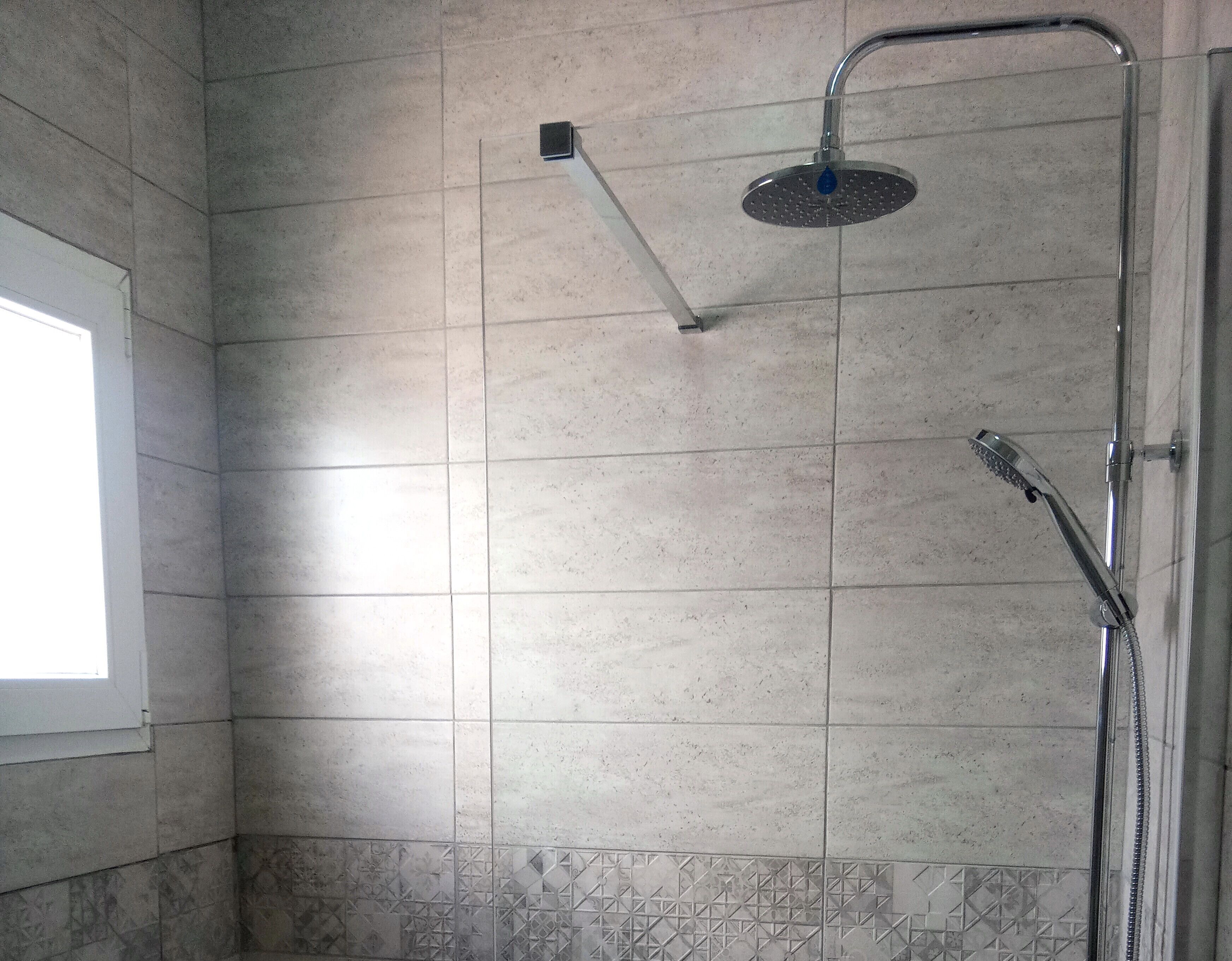House | Bathroom | Shower, hair dryer, towels