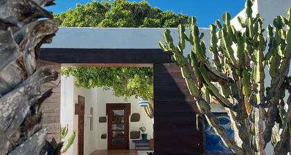 Stylish Getaway With Secluded Patio in Lava Finca