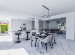 Villa | Restauración