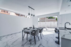 Villa | Outdoor dining - Villa Fresno With Pool on Mar Menor Golf Resort (Torre-Pacheco)