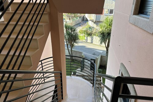 Portonovo Apt Sleeps 4 Near Beaches