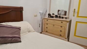 House | 2 bedrooms, bed sheets