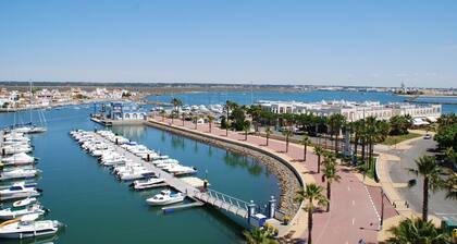 Comfortable 3 Bed Golf Apartment in Isla Canela
