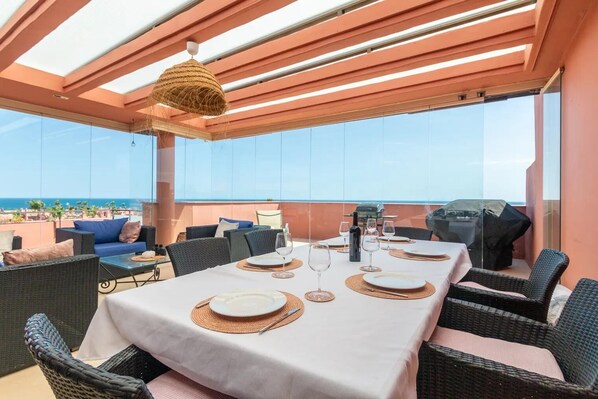 تناول الطعام