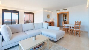 Unclassified image, 4 of 33, button - Luxury Penthouse in Estepona With 3 Bedrooms (Estepona)