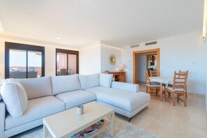 Leilighet | Oppholdsområde