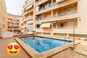 House | Pool | Indoor pool - Amplio Apartamento Turistico en Torrevieja (Torrevieja)
