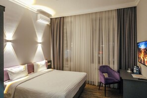 Standard Double or Twin Room, Non Smoking, City View | Minibar, in-room safe, desk, laptop workspace - Parklane Hotel (Tashkent)