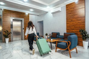 Lobby - Parklane Hotel (Tashkent)