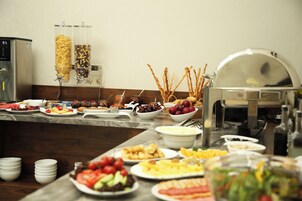 Free daily buffet breakfast