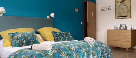 1 bedroom, free WiFi, bed sheets