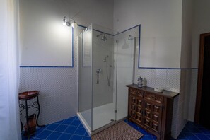 Shower, bidet, towels, soap