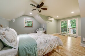 2 bedrooms, desk, Internet, bed sheets - Creek View + Hot Tub: Woodsy Maggie Valley Cottage (Maggie Valley)